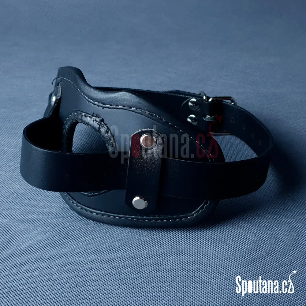 Kožený Postroj Pro Dildo Roubík