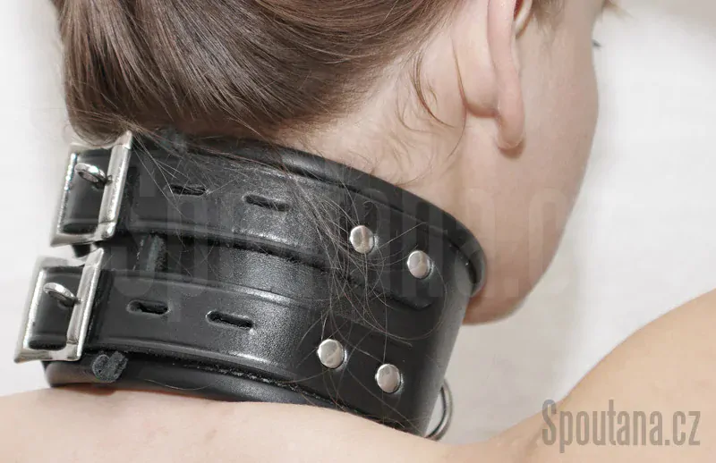 Vysoký kožený BDSM obojek