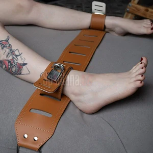 Kožený Upínací Bondage Pás na Postel - hnědý