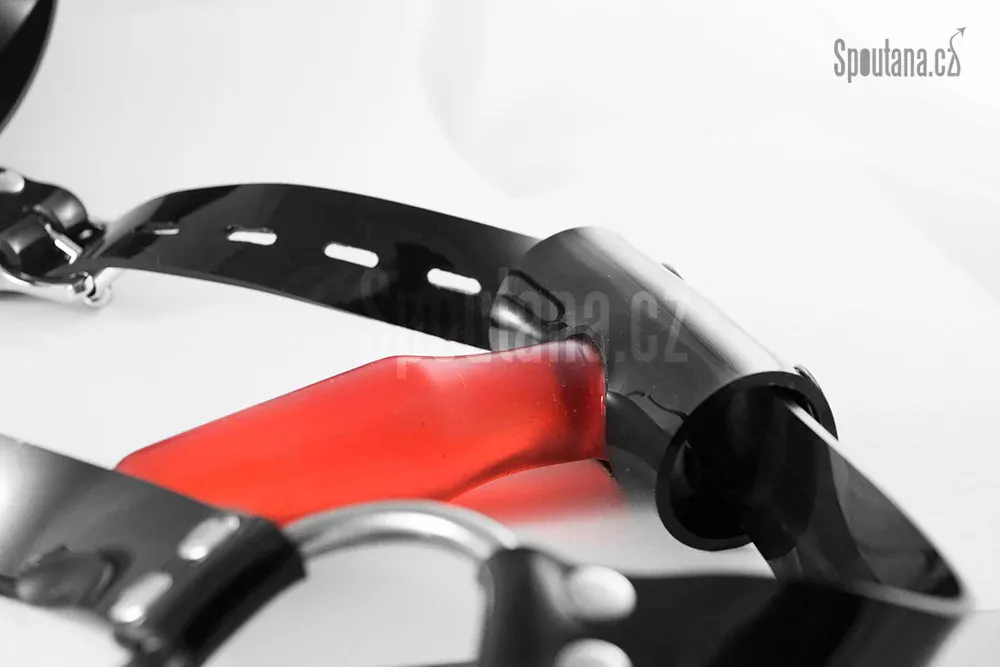 Uzamykatelný BDSM Postroj s Análním Kolíkem