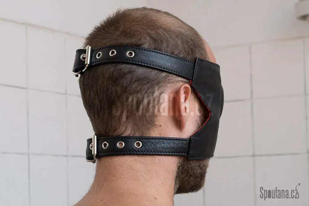 Kožená obličejová maska/škraboška s přezkami