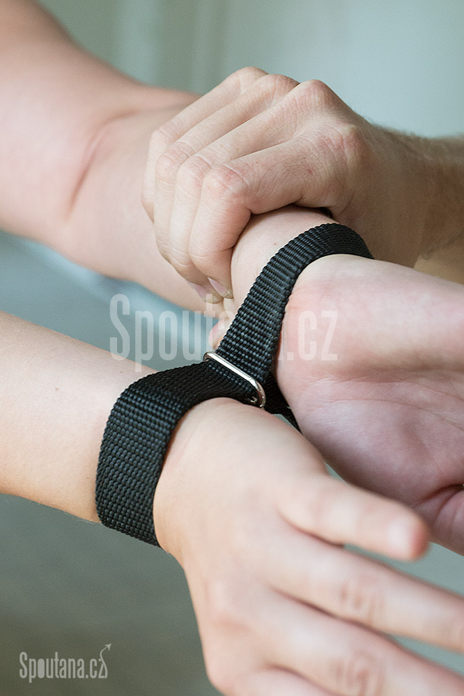 Stahovací Popruhová Pouta S/M