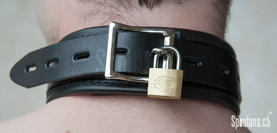 Luxusní kožený obojek polstrovaný  (+ uzamykatelný)