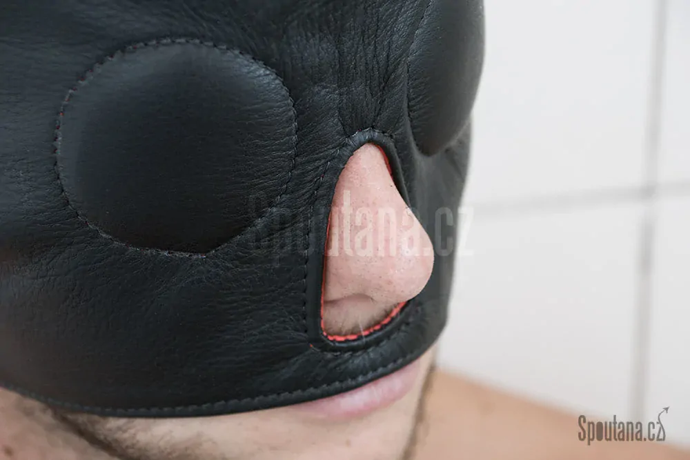 Kožená obličejová maska/škraboška s přezkami