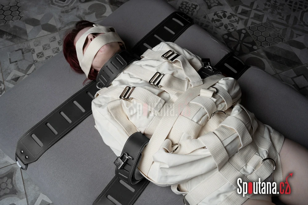 Masivní Kožená Pouta Simplex Černá - 32-42cm