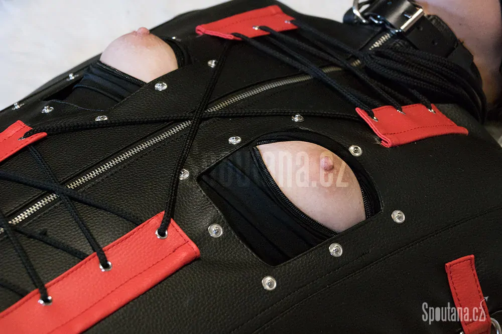 Striktní BDSM Vak na Tělo se Šněrovačkou