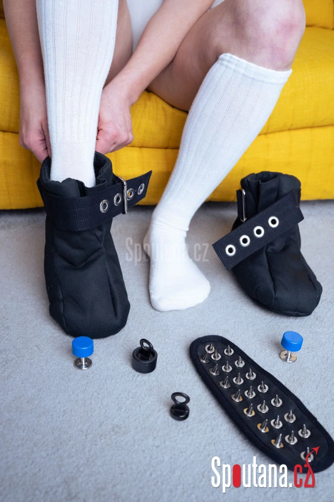 KLINIK Bondage Botky / Ponožky s pro Magnetické Zámky Černý