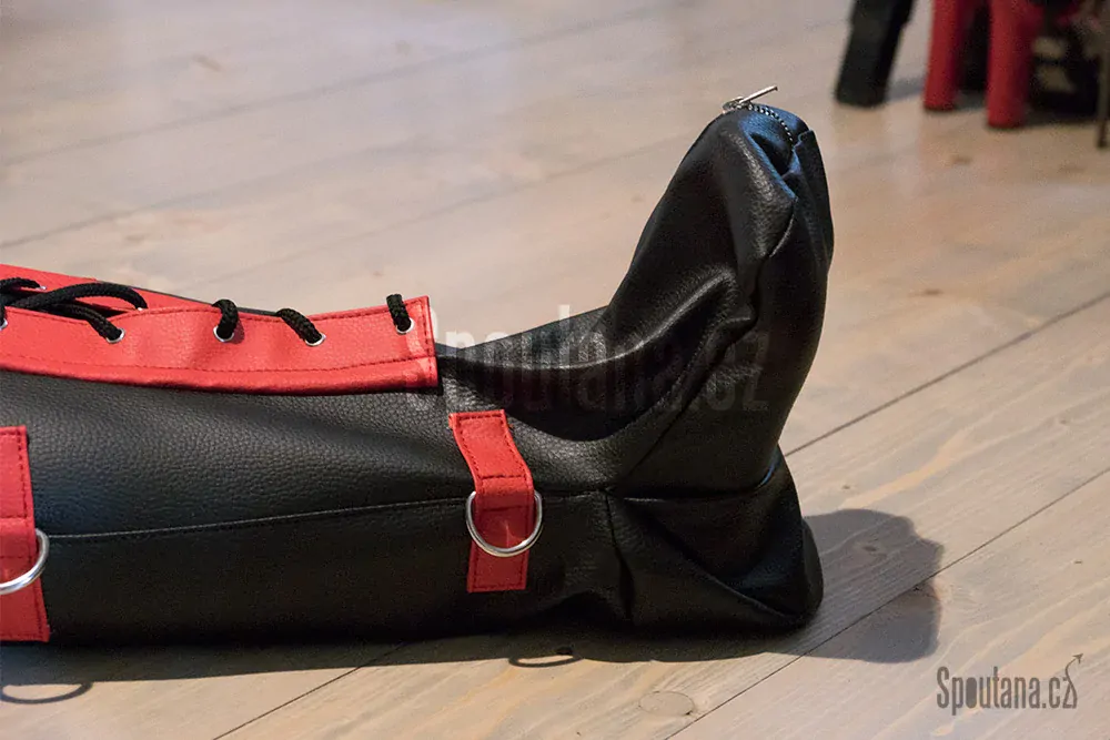 Striktní BDSM Vak na Tělo se Šněrovačkou