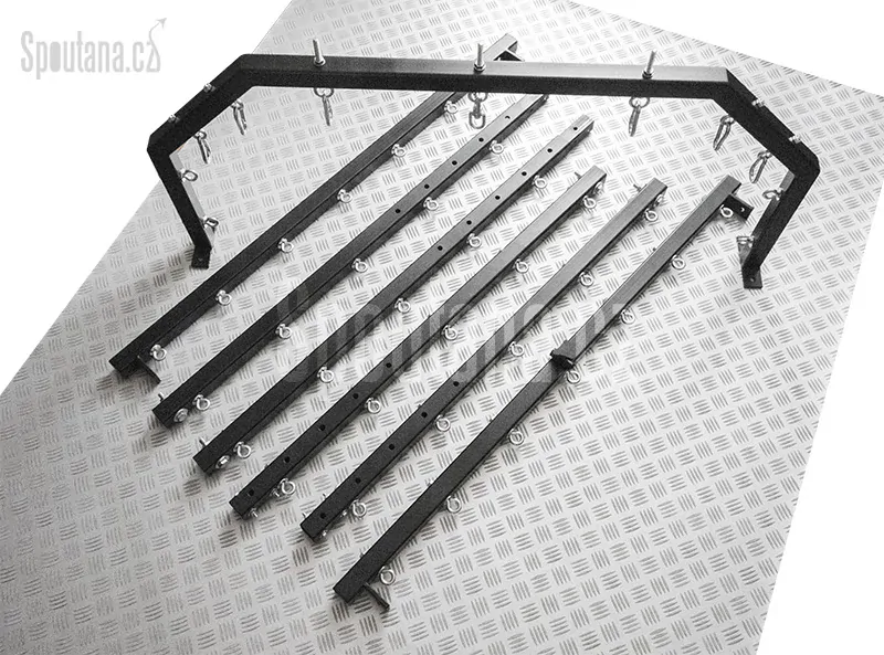 Kovový bondage rám pro fixaci těla