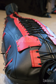 Striktní BDSM Vak na Tělo se Šněrovačkou - vyrobený