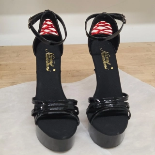 Černé sandály s pásky a kontrastním šněrováním - doprodej