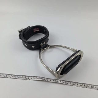 Kožený obojek polstrovaný se třmenem 30-38cm  výprodej